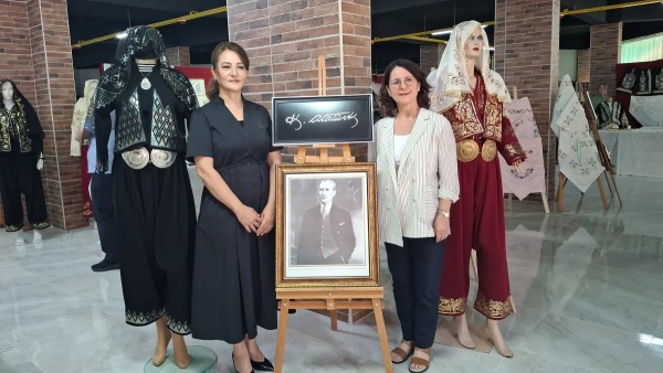 Beypazarı’nda yıl sonu sergisi ziyarete açıldı
