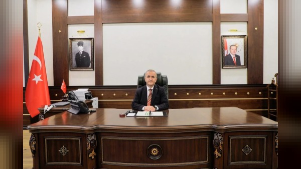 Elazığ’da Vali Hatipoğlu: Deprem sonrası konut teslimleri kararlılıkla sürüyor