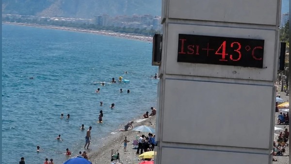 Antalya’da sıcak hava dalgası: Termometreler 43 dereceyi gördü