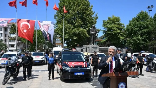 Düzce’de 24 araç, hayırsever destekli polis kuvvetine kazandırıldı