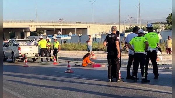 Hatay Antakya’da yola kaçan topu almak isterken Umut İ. öldü