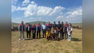 Kars’ta Enver Aydın yaylardaki veterinerlik hizmetlerini yerinde inceledi