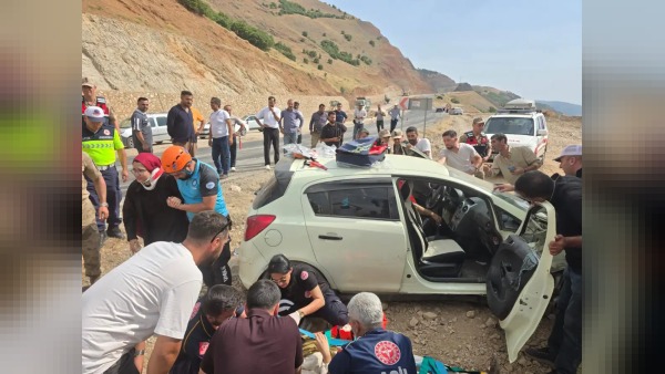 Bingöl-Erzurum yolunda Hacılar Köyü kazası: 3 kişi yaralandı