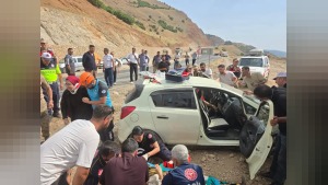 Bingöl-Erzurum yolunda Hacılar Köyü kazası: 3 kişi yaralandı
