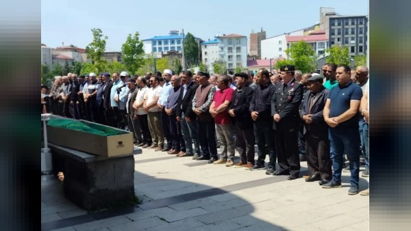 Kars’ta Efo Kurçak toprağa verildi: Cenazeye geniş katılım
