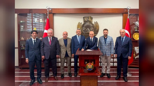 Mehmet Şimşek Rize’de Valiliği ziyaret etti: Yatırımlar ve projeler konuşuldu
