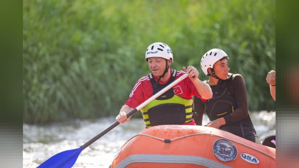 Vali Ziya Polat, Akyaka Kanyonu’ndaki Rafting Temel Eğitim Kampını ziyaret etti