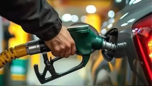 Brent 83 dolara inerken motorinde indirim beklentisi: 6,60 TL ve 73 TL hedefi
