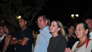 Ayvalık'ta otoparktı, yaşam merkezi oldu: Tarihi Gümrük Meydanı ve Gümrük Kafe açıldı!
