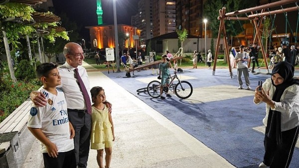 Selçuklu'da park buluşması: Başkan Pekyatırmacı Şefikcan Parkı'nda hemşehrileriyle buluştu!