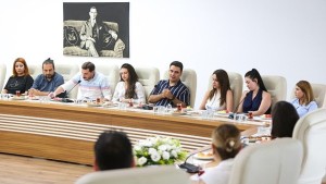 Karabağlar'da rekor istihdam: Belediye personel sayısını aştı, 2 bin 40 kişi iş sahibi oldu!