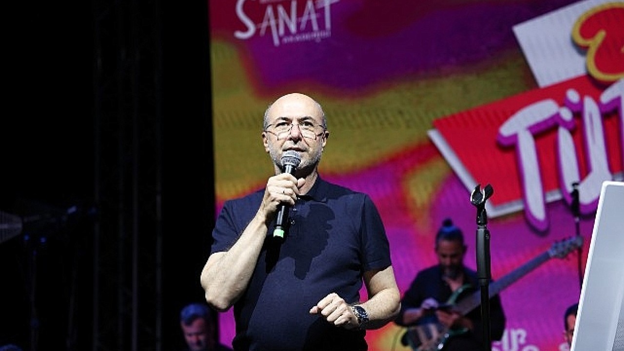 Selçuklu'da nostalji rüzgârı: Kelebekler Vadisi Parkı'nda 2000'ler Türkçe Pop coşkusu!