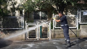 Maltepe'de köpüklü suyla köşe bucak temizlik: Aydınevler Mahallesi'nde hijyen seferberliği!