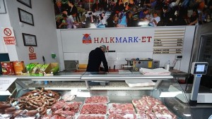 Efes Selçuk'ta Halk Mark-Et rüzgarı: Başkan Filiz Ceritoğlu Sengel'den gıda dayanışması!