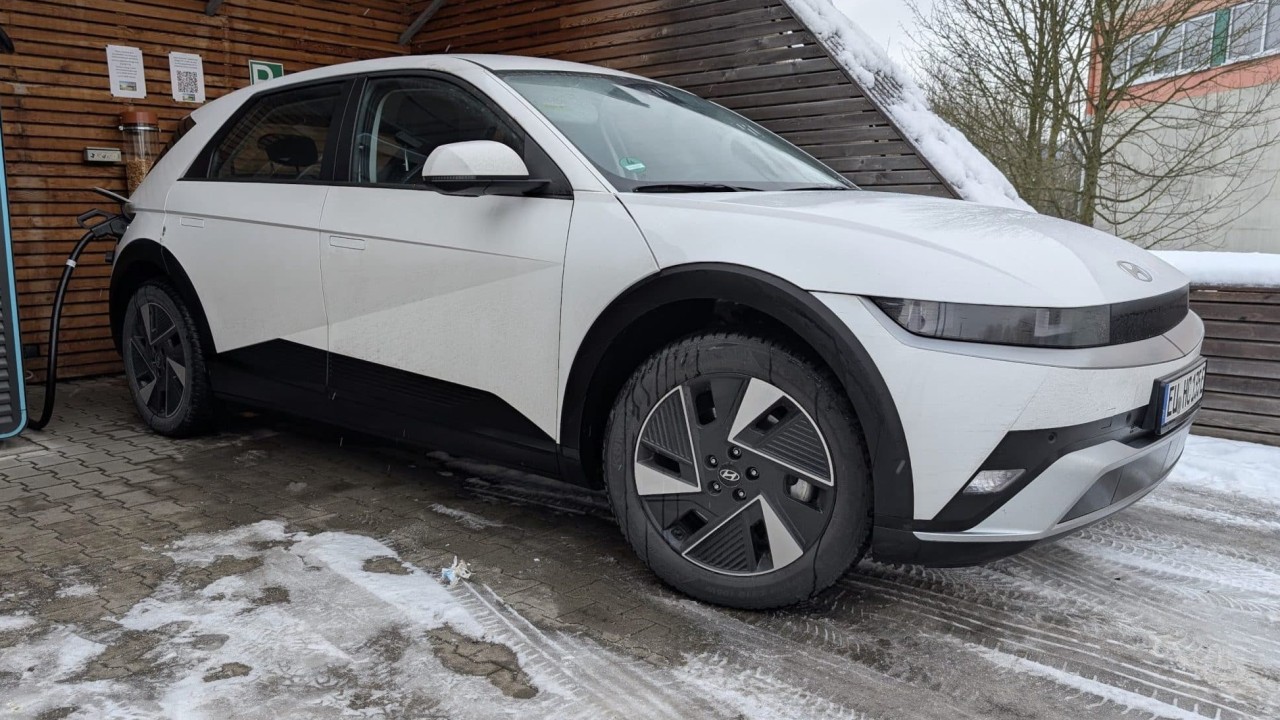 Hyundai IONIQ 3 Beyaz Araba