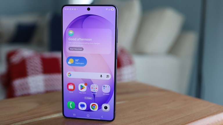 Samsung One UI 9.5 Sızdı! Cam Tasarımı, Yapay Zekalı Telefon Uygulaması ve Yeni Menüler Geliyor