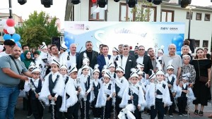 Osmangazi'de 200 çocuk erkekliğe ilk adımını attı: Bağlarbaşı Meydanı'nda dev sünnet şöleni!