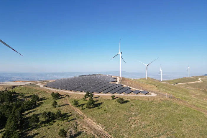 Akfen Yenilenebilir’den 2025 TSRS raporu: 1.645,9 GWh üretim, 887 MW