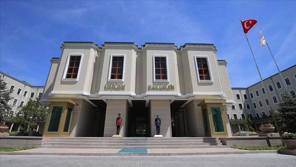 İçişleri Bakanlığı, Balçova Başkanı Onur Yiğit’i göreve iade etti