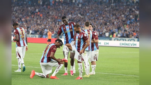 Salah’ın 2 golü Trabzonspor’u uçurdu: Başakşehir 2-1 geçildi
