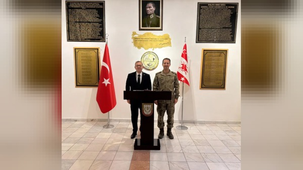 Tuğgeneral Kadir Çelik, Kars Valisi Ziya Polat’ı makamında ziyaret etti