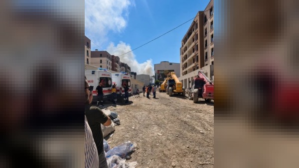 Malatya Battalgazi’de konteyner kentte yangın büyüdü; alevler çevreye sıçradı