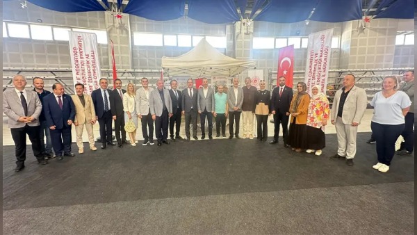 Yapı&İnşaat ve gayrimenkul sektörünü buluşturan YAPISPARTA Fuarı düzenlenen açılış töreniyle kapılarını ziyaretçilere açtı. Açılış törenine Isparta Vali Yardımcısı Adnan Tezcan, AK Parti Isparta Milletvekili Mehmet Uğur Gökgöz, Isparta Belediye Başkanı Şü