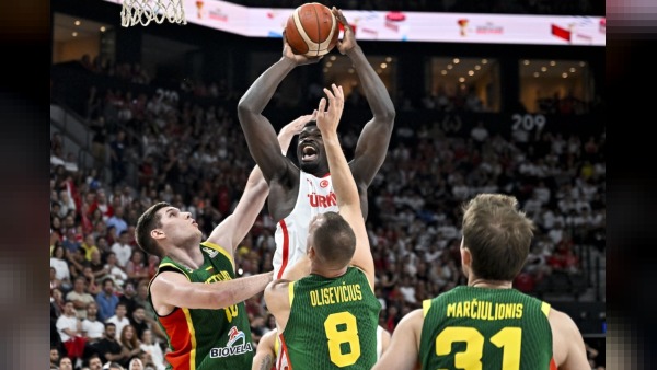A Milli Erkek Basketbol Takımı Litvanya’yı 94-66 mağlup etti