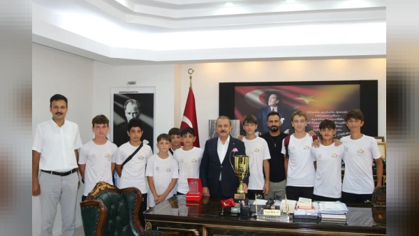 Gaziantep’te Trabzon İl Karması Hokey Takımı Türkiye Şampiyonu oldu