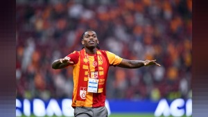 Dursun Özbek: “Hazirandan beri uğraş verdik”, Leao 4 yıllığına geldi