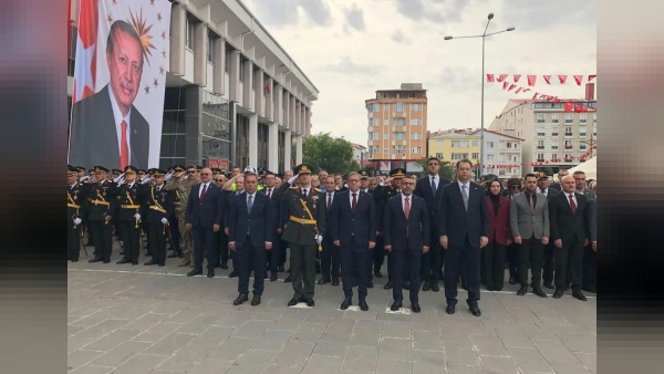Karsta 30 Ağustos Zafer Bayramı kutlamaları hava muhalefeti nedeniyle aksadı