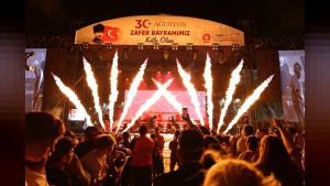 Keçiören Belediyesi 30 Ağustos’un 104. yıl dönümünü binlerce kişiyle kutladı