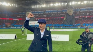 Abdullah Avcı, soyunma odasında Beşiktaş’ı izledikten sonra “bu sene biz şampiyon olacağız” dedi