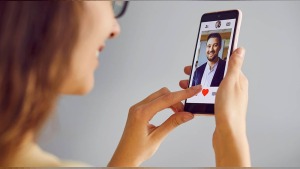 Bumble’ın CEO’su Whitney Wolfe Herd: Yapay zekâ flört danışmanı geliyor