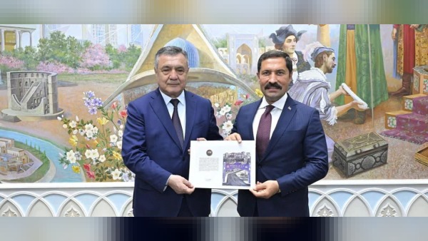 Hatay Valisi Mustafa Masatlı, Özbekistan Harezm’le ortak programda bağları anlattı