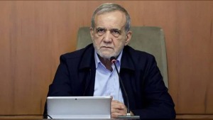 Pezeşkiyan, Bişkek’e hareket öncesi Lark Adası saldırılarına yanıt verdi