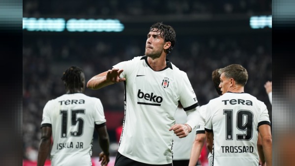 Vlahovic’in hat-trick’i İtalya’da yankı buldu: İtaliano ve “Boğaz” mesajı