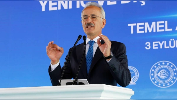 Abdulkadir Uraloğlu Çarşamba Havalimanı’nda yeni terminalin temelini attı
