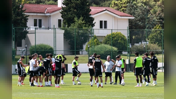 Beşiktaş, Fenerbahçe derbisi öncesi hazırlıklarını yarın 11.30’da sürdürüyor