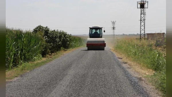 Ceylanpınar kırsalında 12 kilometrelik sathi asfalt kaplama çalışması başlatıldı
