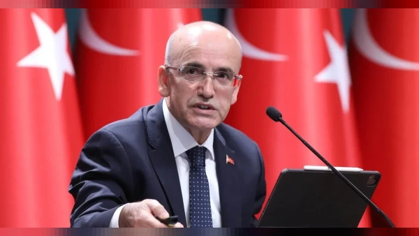Enflasyonda düşüşün sürdüğünü söyleyen Bakan Şimşek: Eğitim ve akaryakıt etkilerine rağmen
