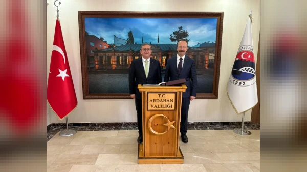 Vali Ziya Polat Ardahan’da “hayırlı olsun” ziyareti kapsamında görüşme yaptı