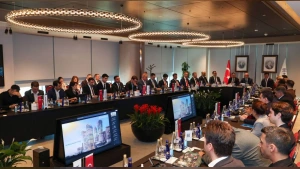 Halkbank Kuleleri’ndeki toplantı: 3. halka arz hazırlıkları ve yeni 5 yıllık strateji yatırımcılarla paylaşıldı