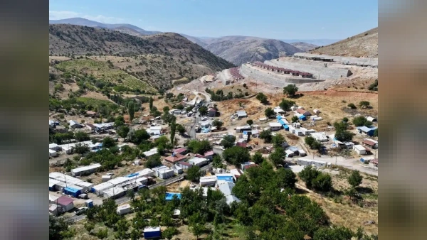 Kadiruşağı Mahallesi’nde TOKİ’nin 76 köy konutunu inceleyen heyet sahayı değerlendirdi
