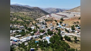 Kadiruşağı Mahallesi’nde TOKİ’nin 76 köy konutunu inceleyen heyet sahayı değerlendirdi