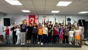 Keçiören'de Minik Mühendisler İş Başında: 200 Öğrenci Kendi Roketini Tasarlayıp Göğe Fırlatacak