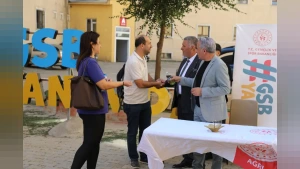 Ağrı'da Üniversite Öğrencilerine Sıcak Karşılama: Otogarda Stand Kuruldu
