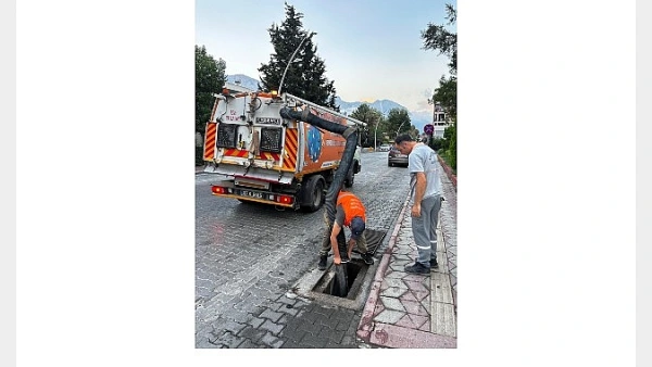 Kemer Belediyesi’nden Su Baskınlarına Karşı Mazgal Temizliği Seferberliği