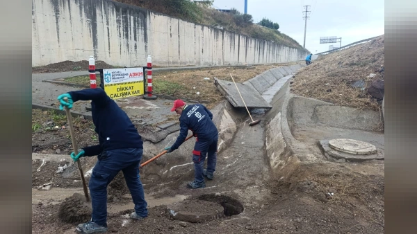 Kocaeli'de Sağanak Alarmlı Mesai: Büyükşehir Ekipleri Teyakkuzda