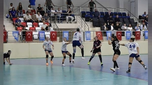 Üsküdar’da Saha Mesaisi: Başkan Vekili Gültekin Esnaf ve Vatandaşla Buluştu